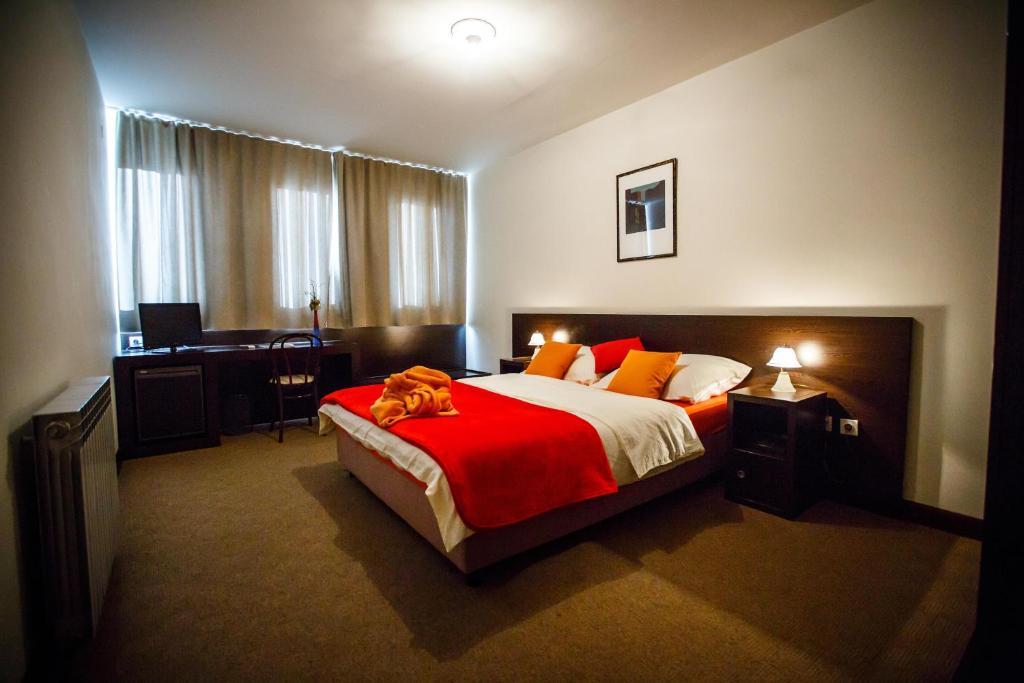 Hotel Sv. Mihovil Триль Номер фото